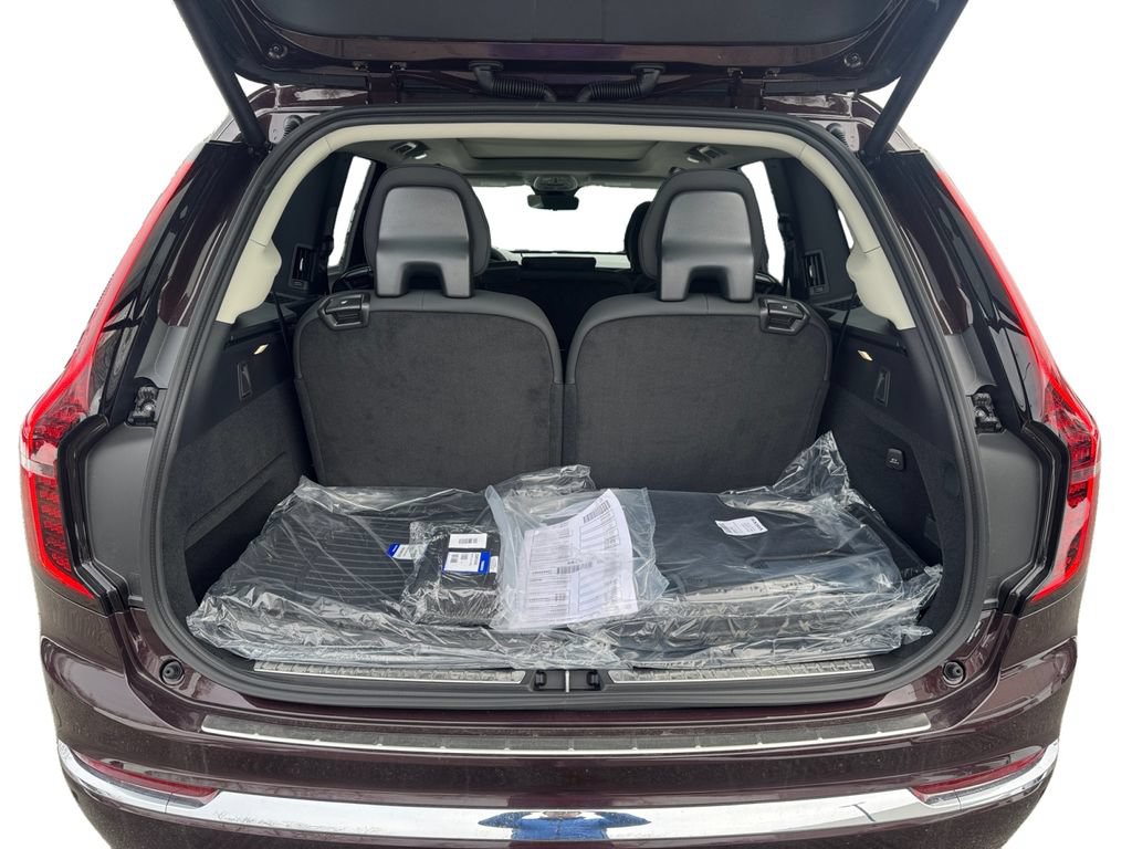New 2026 Volvo XC90 B6 Plus w/ Protection Package Premier AWD/4WD image 6