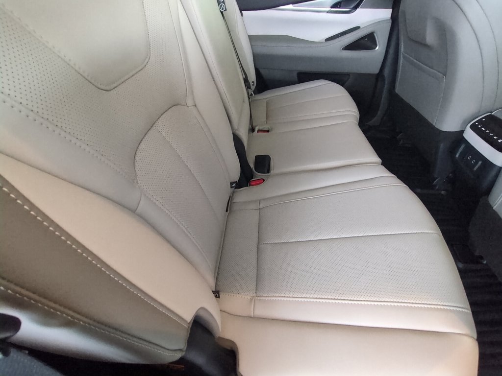 New 2027 INFINITI QX60 Luxe w/ Cargo Package AWD/4WD image 26