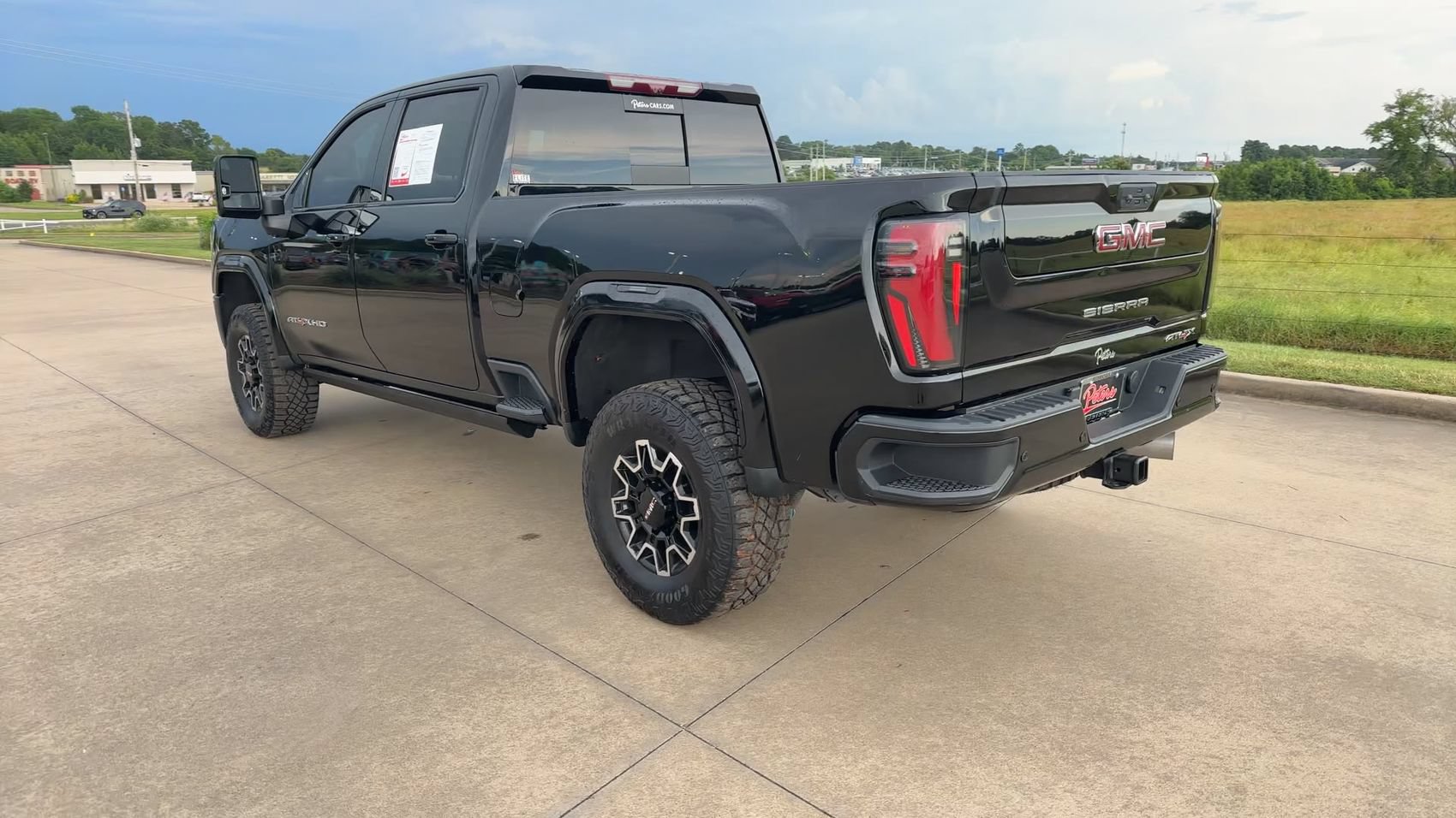 Used 2024 GMC Sierra 2500 AT4X AWD/4WD image 5