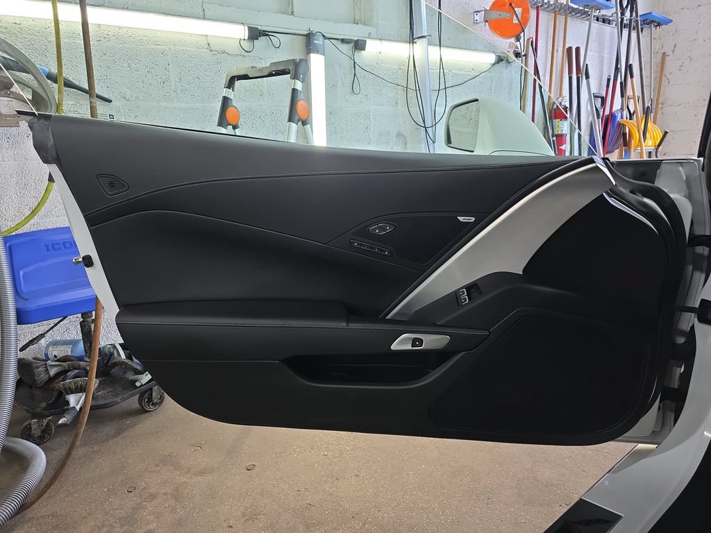 Used 2019 Chevrolet Corvette Stingray Convertible w/ 2LT Preferred Equipment Group RWD image 27