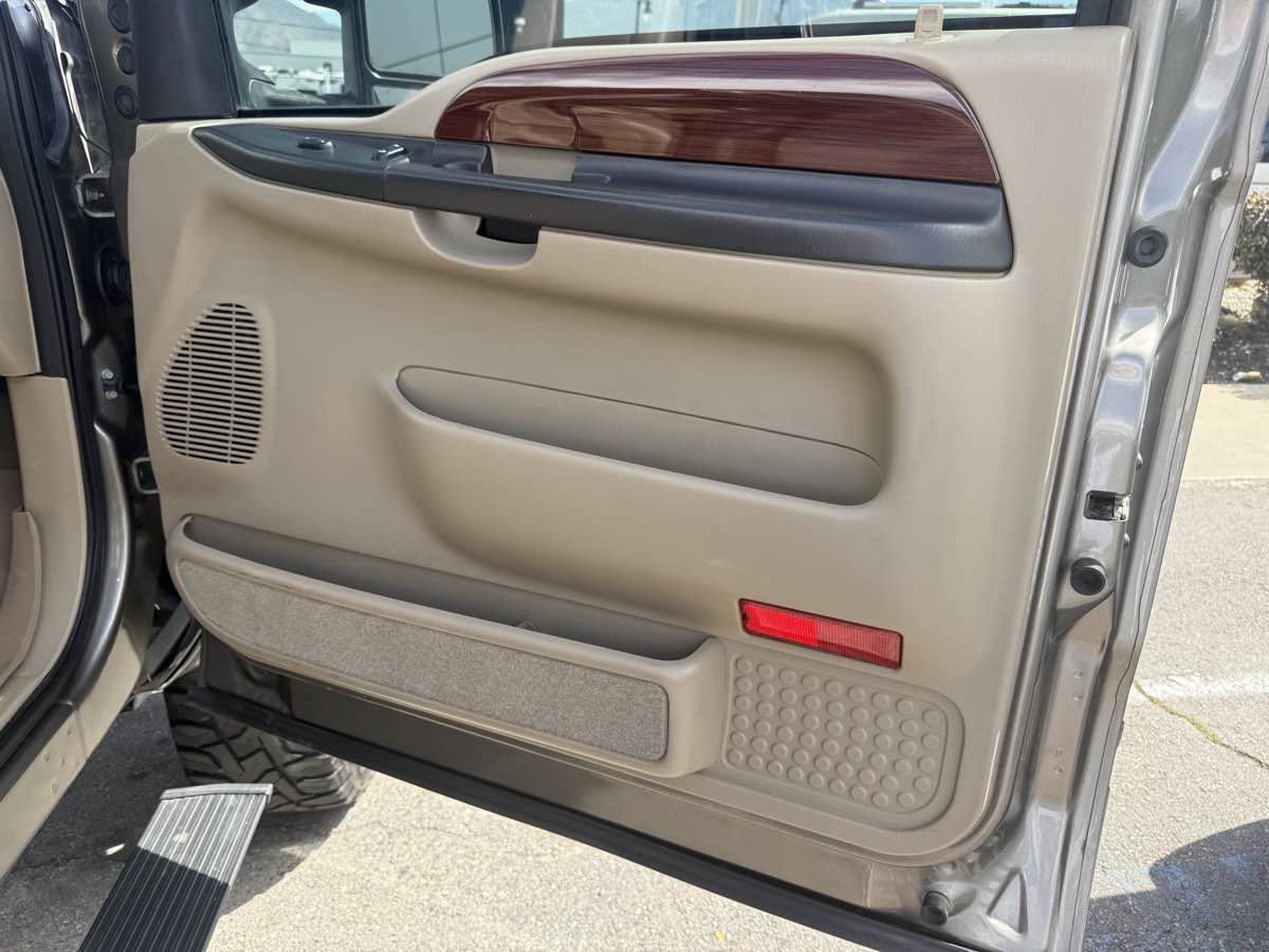 Used 2005 Ford Excursion Limited AWD/4WD image 26