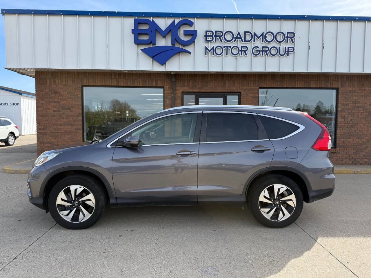 Used 2016 Honda CR-V Touring image 2