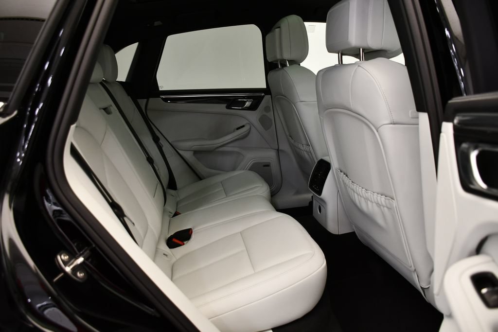 Certified 2026 Porsche Macan Turbo AWD/4WD image 55