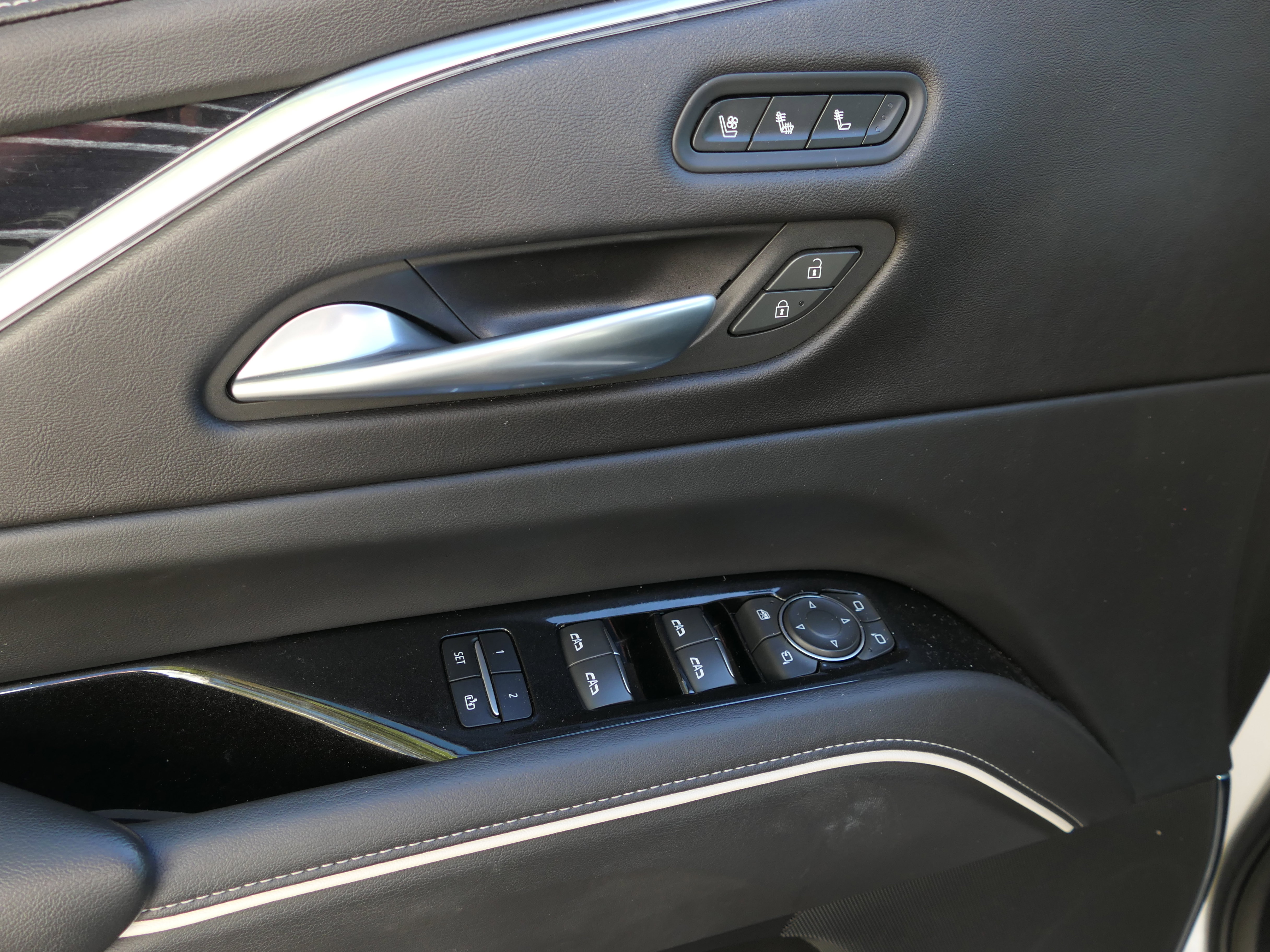 Certified 2021 Cadillac Escalade ESV Sport w/ Driver Assist Tech Package image 15