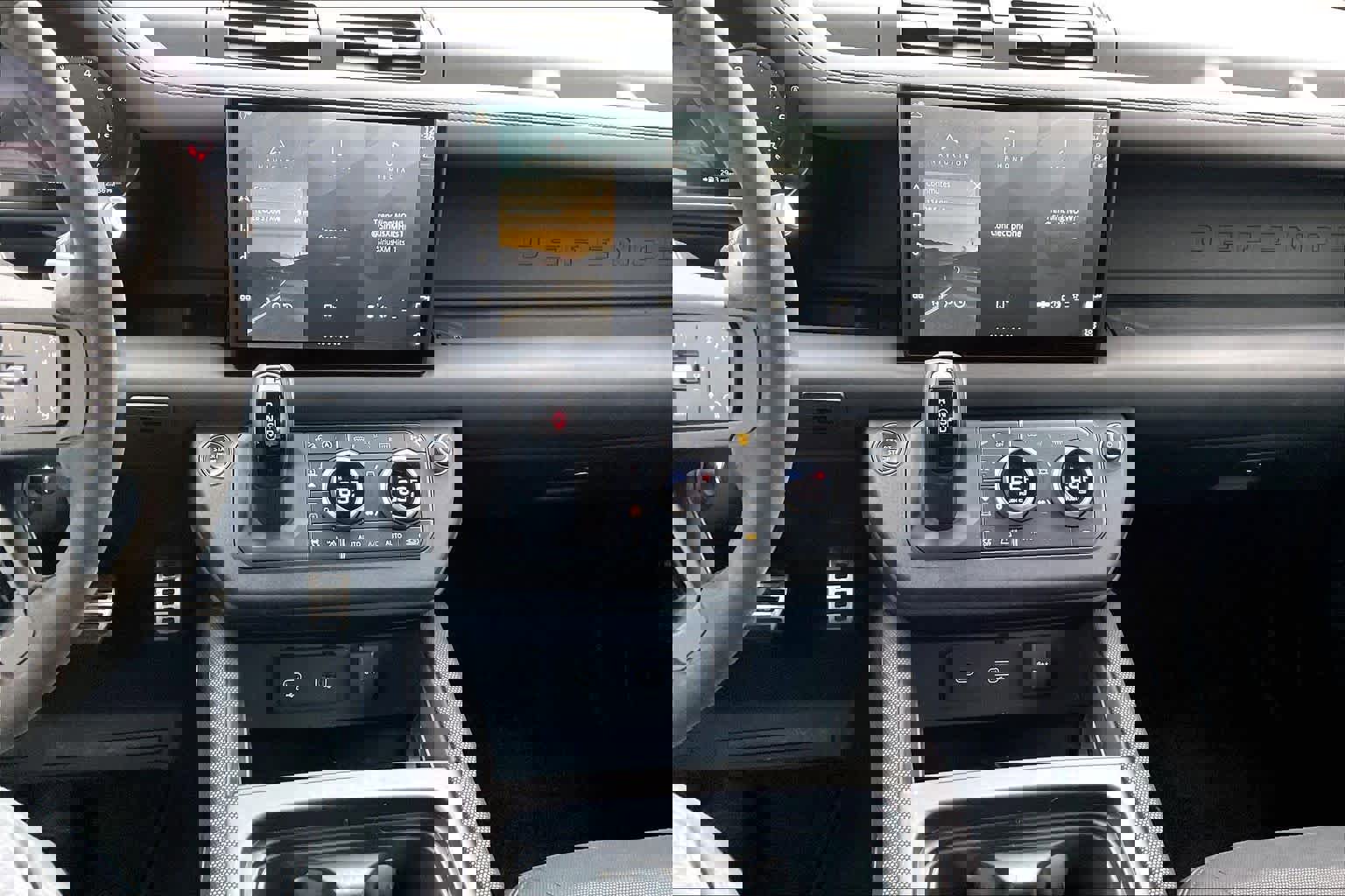 Used 2023 Land Rover Defender 90 V8 image 34