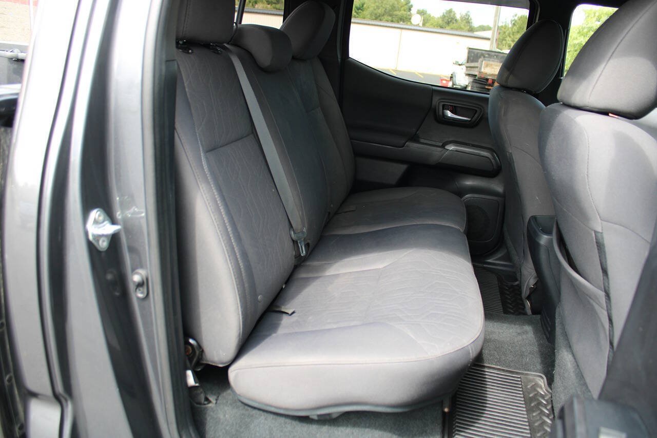 Used 2019 Toyota Tacoma TRD Sport AWD/4WD image 40