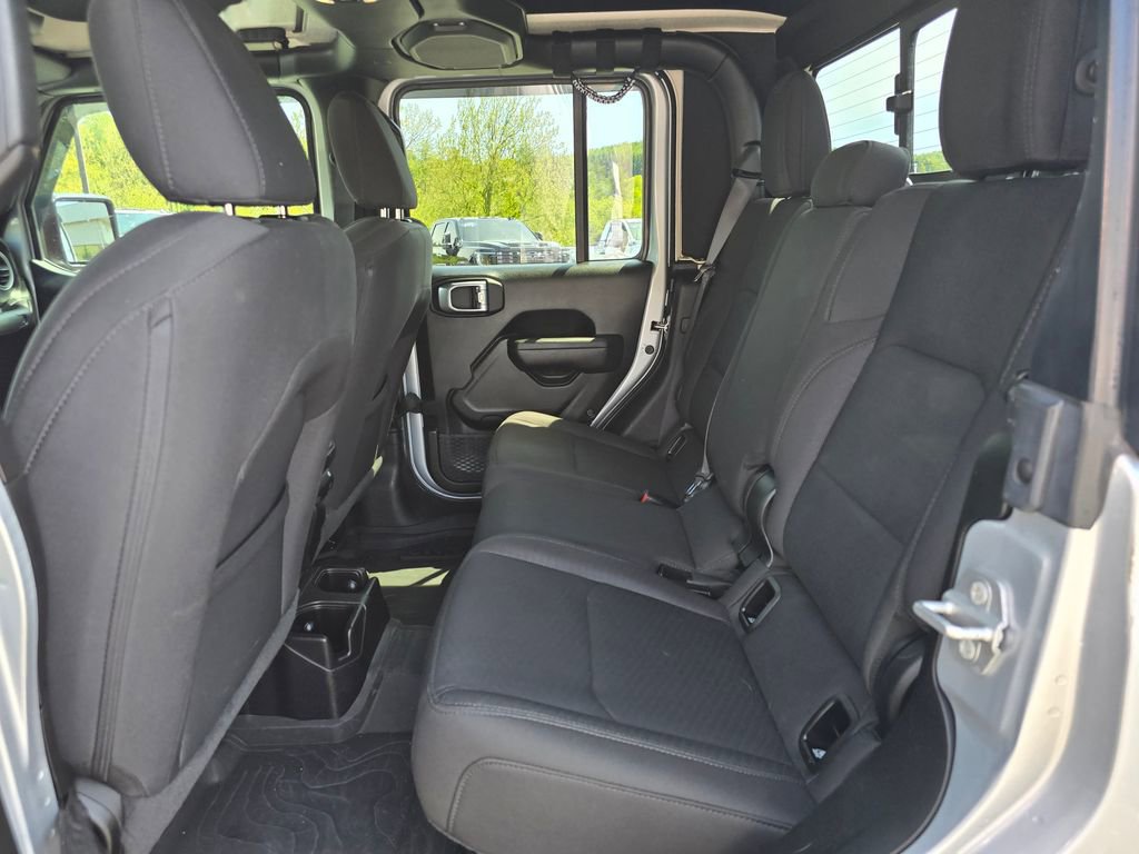 Used 2022 Jeep Gladiator Sport AWD/4WD image 10