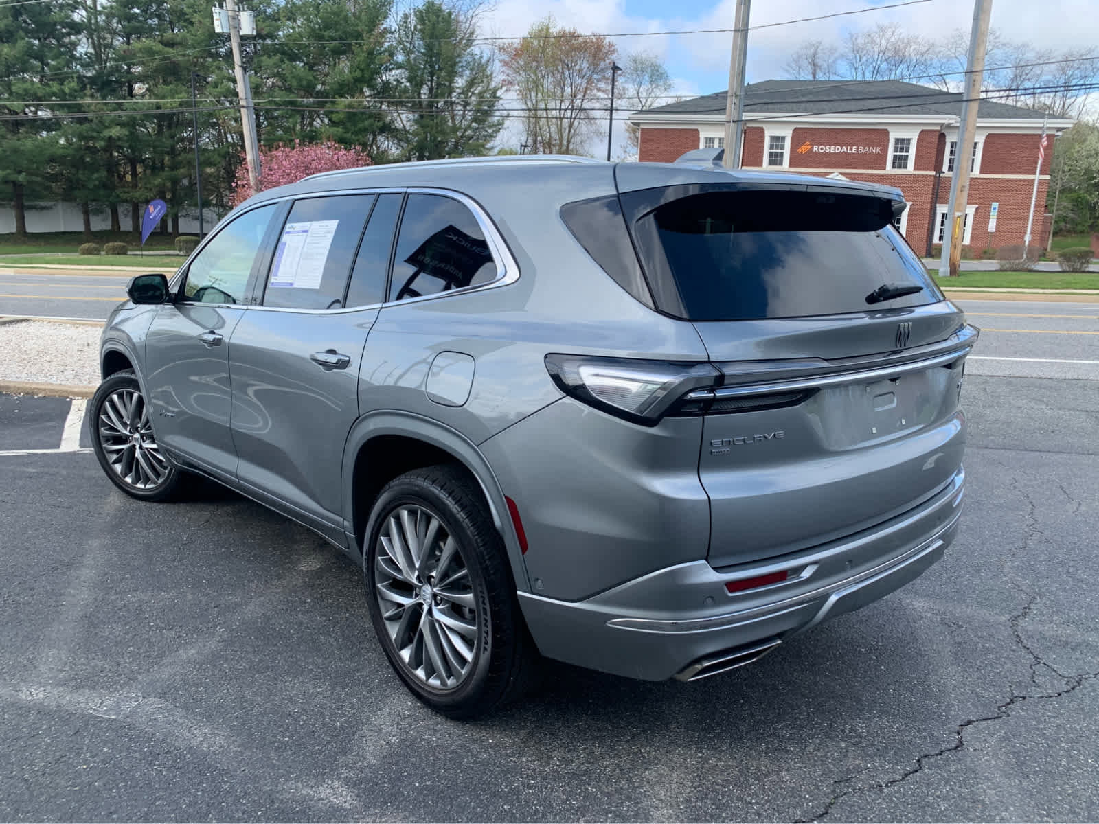 Used 2025 Buick Enclave Avenir w/ Super Cruise Package AWD/4WD image 4
