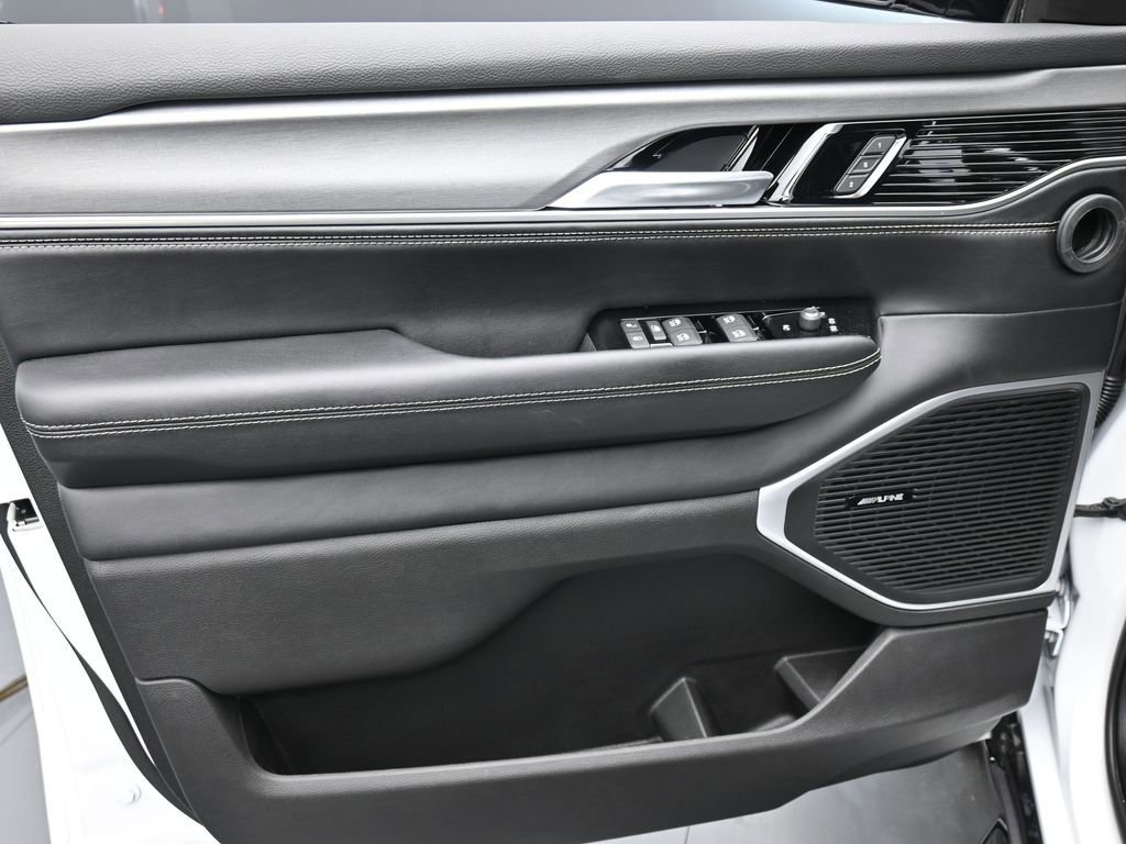 New 2026 Jeep Grand Wagoneer 4WD image 9