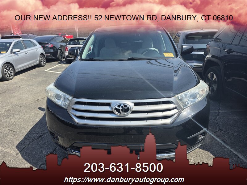 Used 2013 Toyota Highlander 4WD w/ Cold Weather Pkg image 2