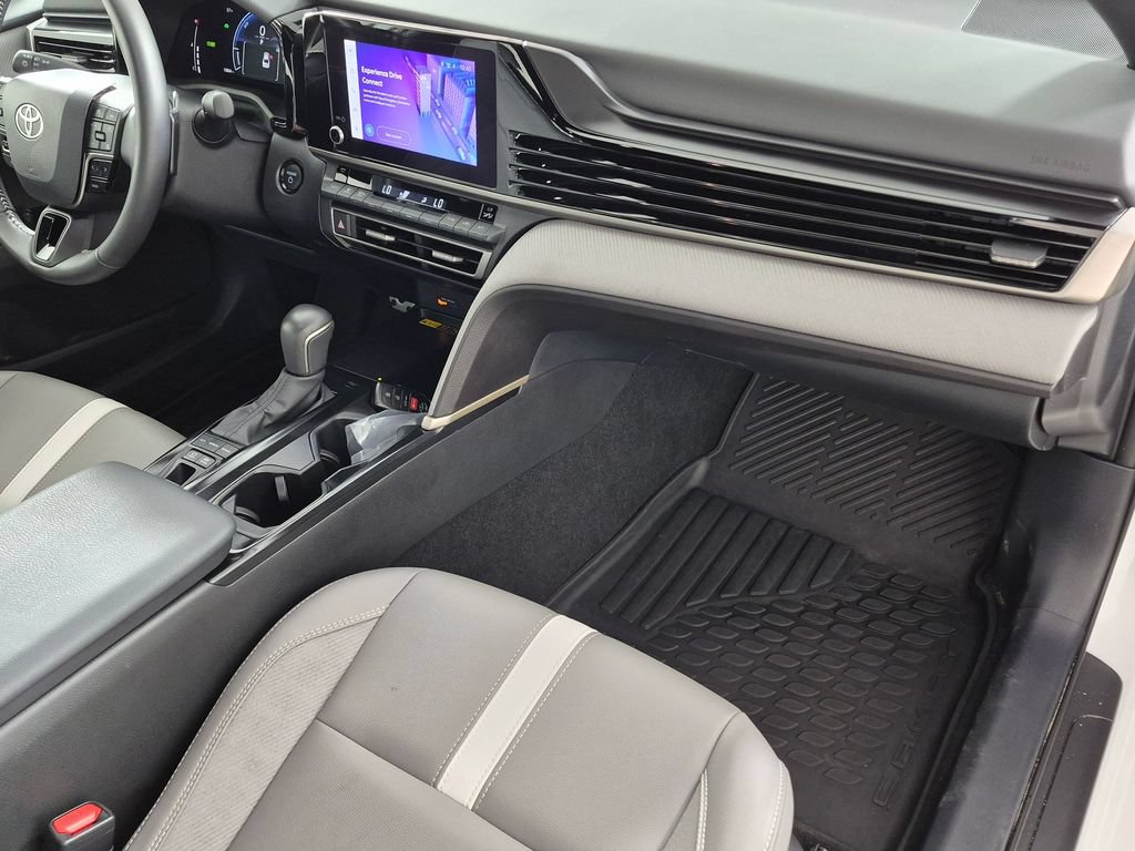 Used 2025 Toyota Camry SE FWD image 29