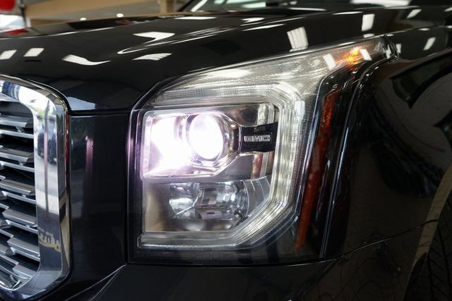 Used 2020 GMC Yukon Denali w/ Denali Ultimate Package image 25