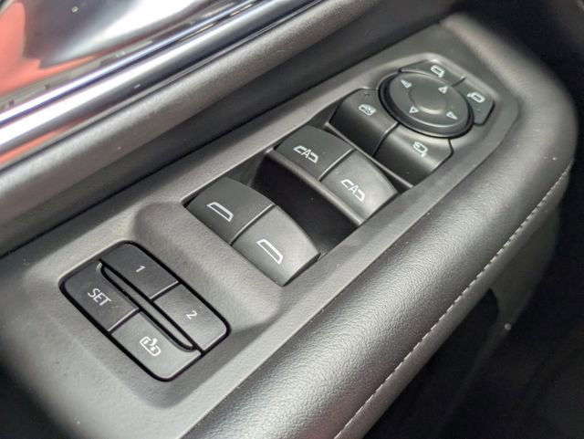 Used 2024 Chevrolet Suburban Z71 w/ Luxury Package image 29