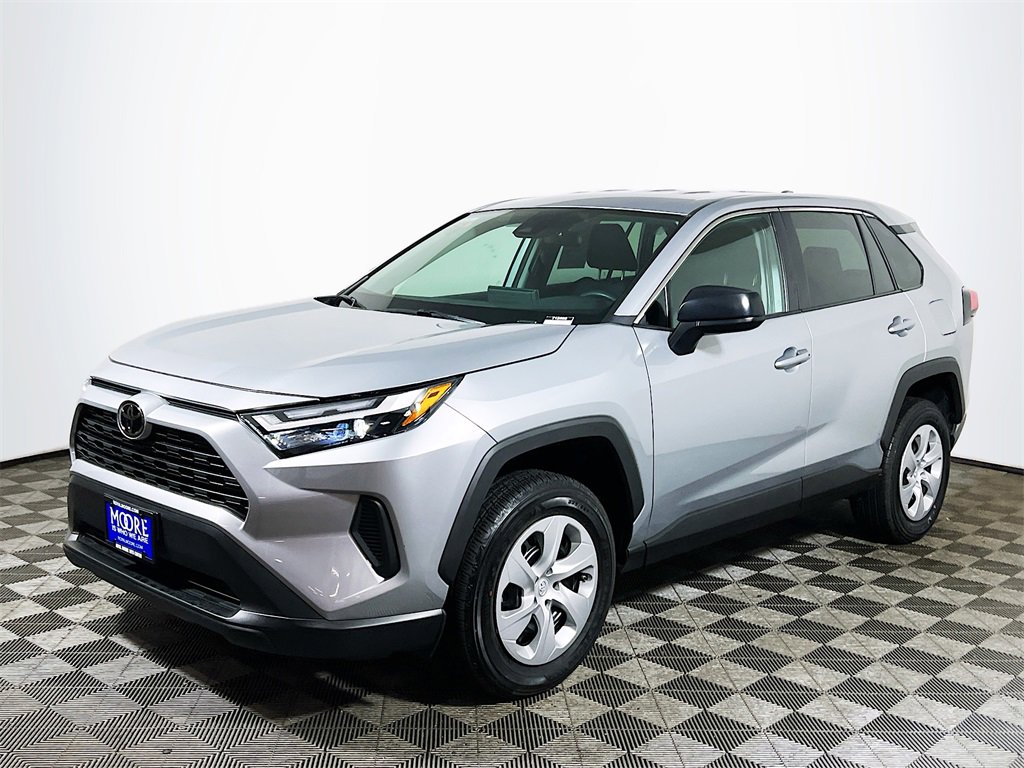 Certified 2025 Toyota RAV4 LE image 4