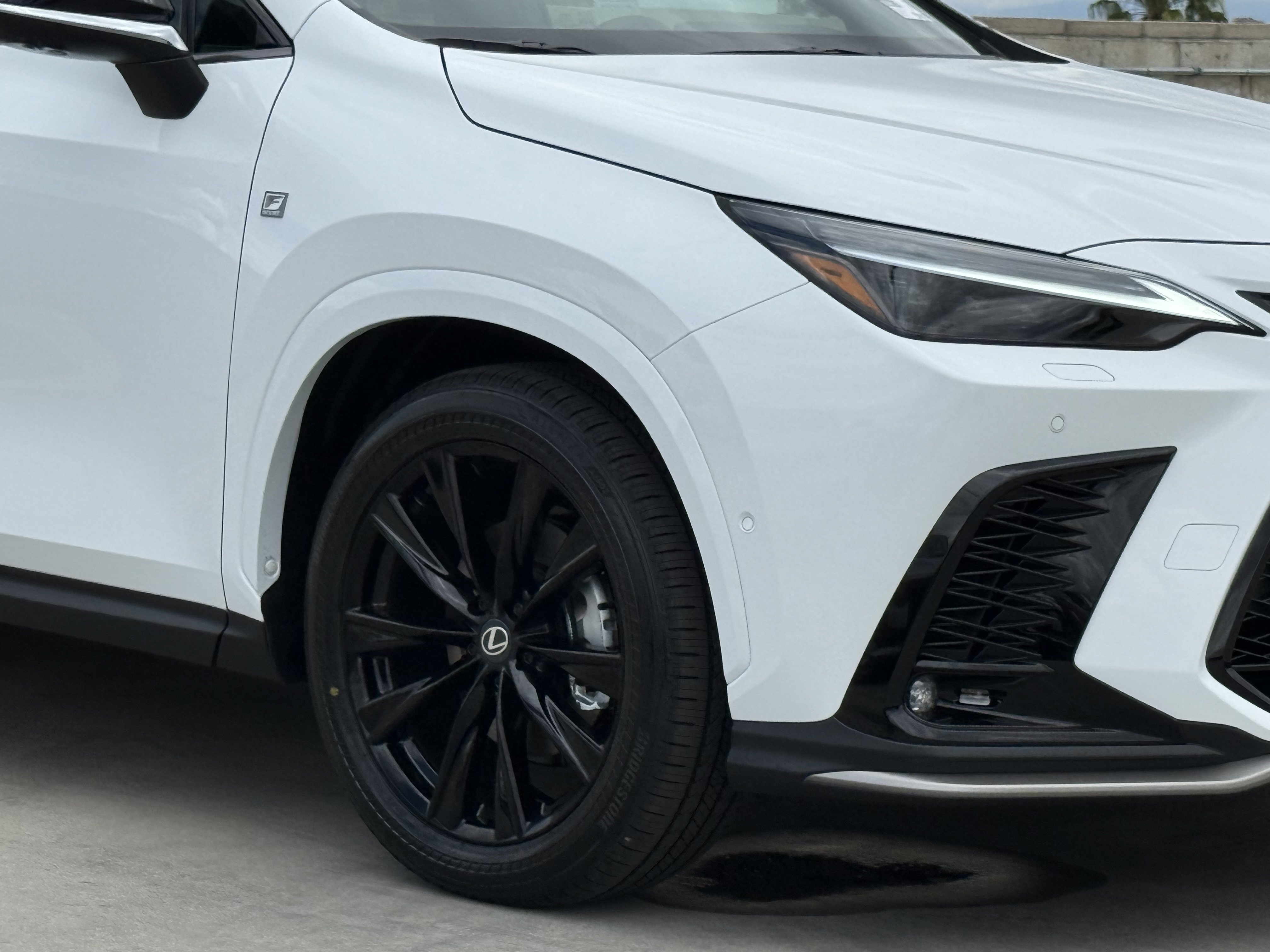 New 2026 Lexus NX 350h F Sport AWD/4WD image 4