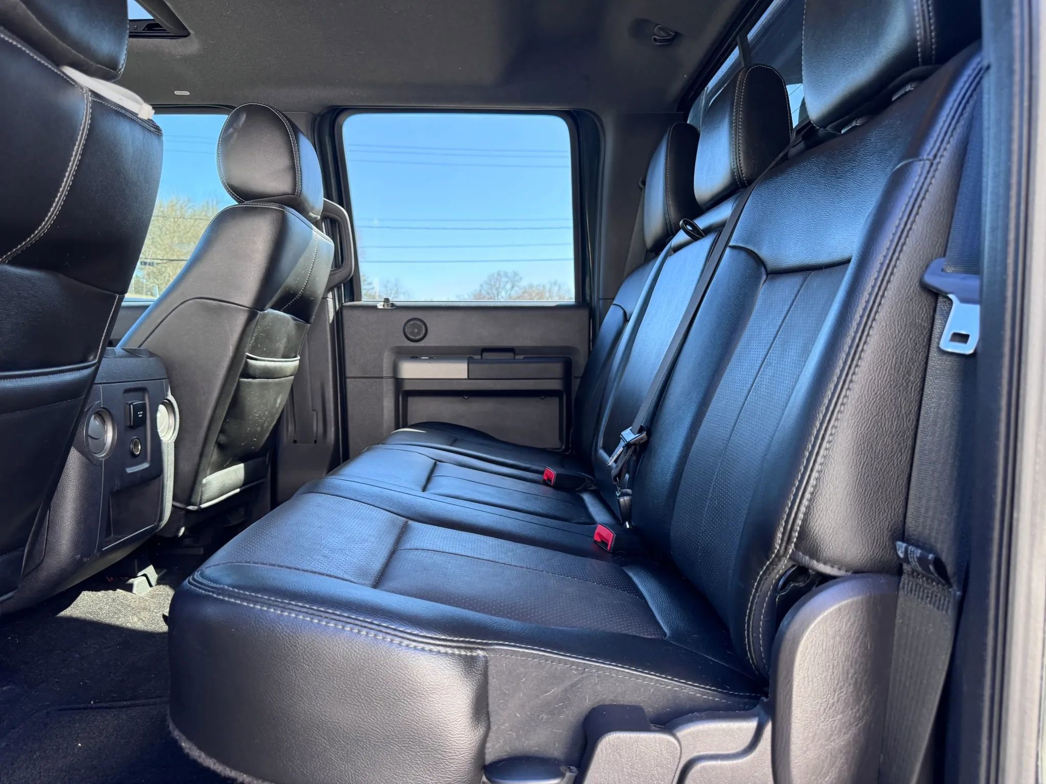 Used 2015 Ford F250 Lariat w/ Lariat Ultimate Package image 24