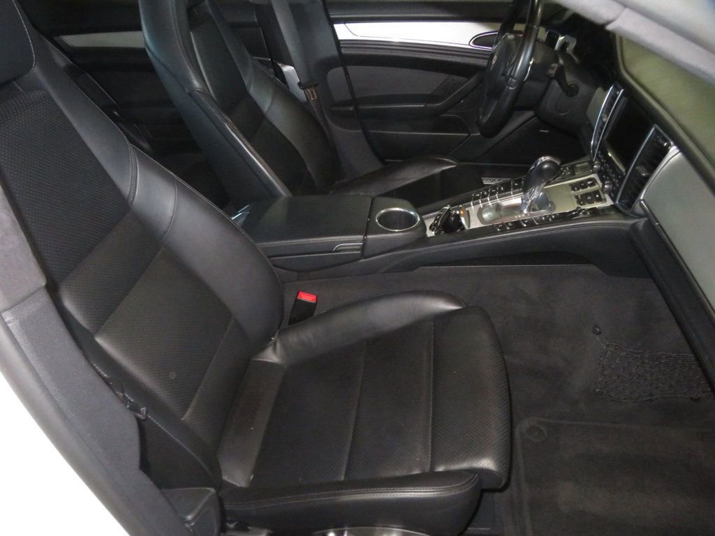 Used 2010 Porsche Panamera Turbo image 32
