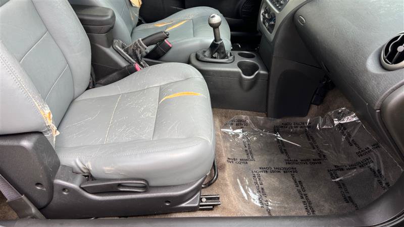 Used 2005 Saturn ION Level 3 w/ Travel Pkg FWD image 38