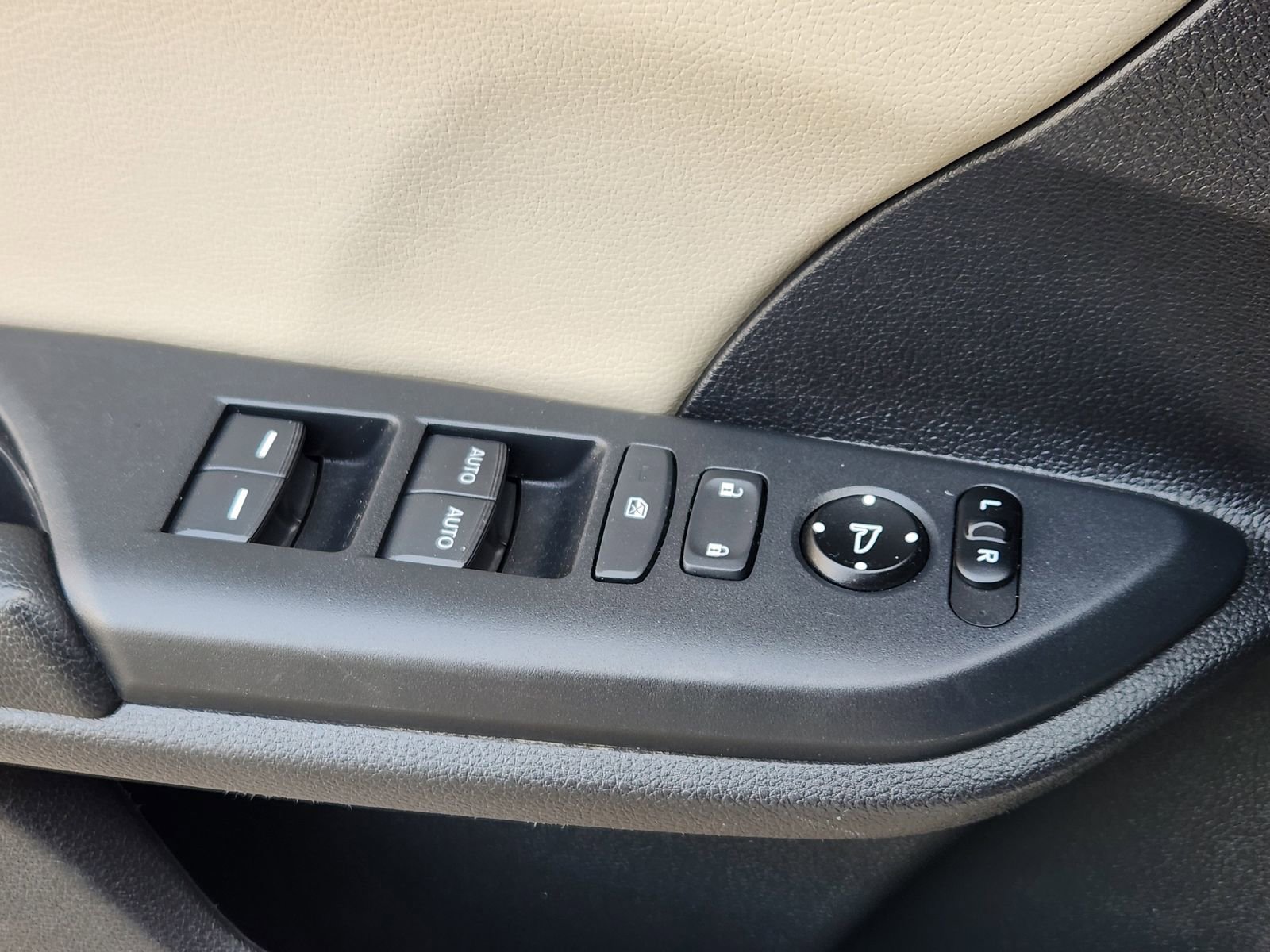 Used 2018 Honda Civic EX-L image 29