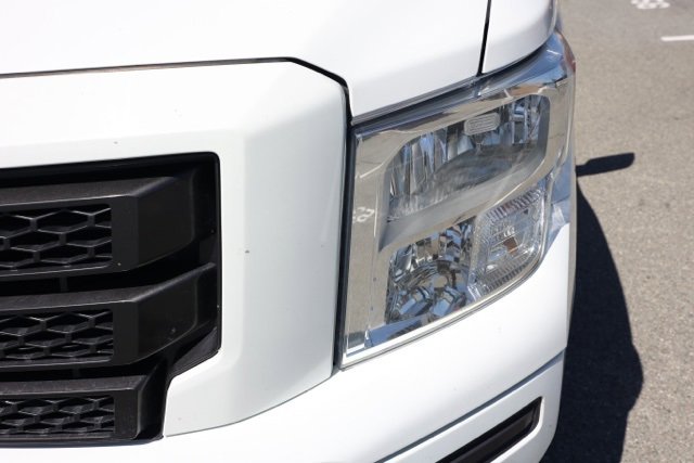 Used 2023 Nissan Titan SV image 10