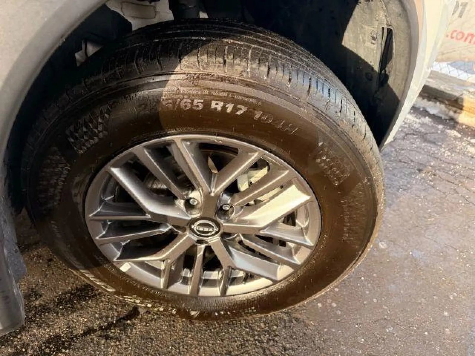 Used 2023 Nissan Rogue S AWD/4WD image 45