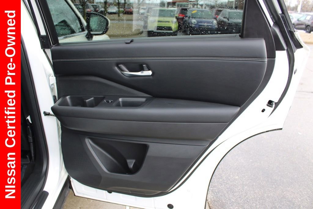 Certified 2024 Nissan Pathfinder Platinum w/ Cargo Package image 27