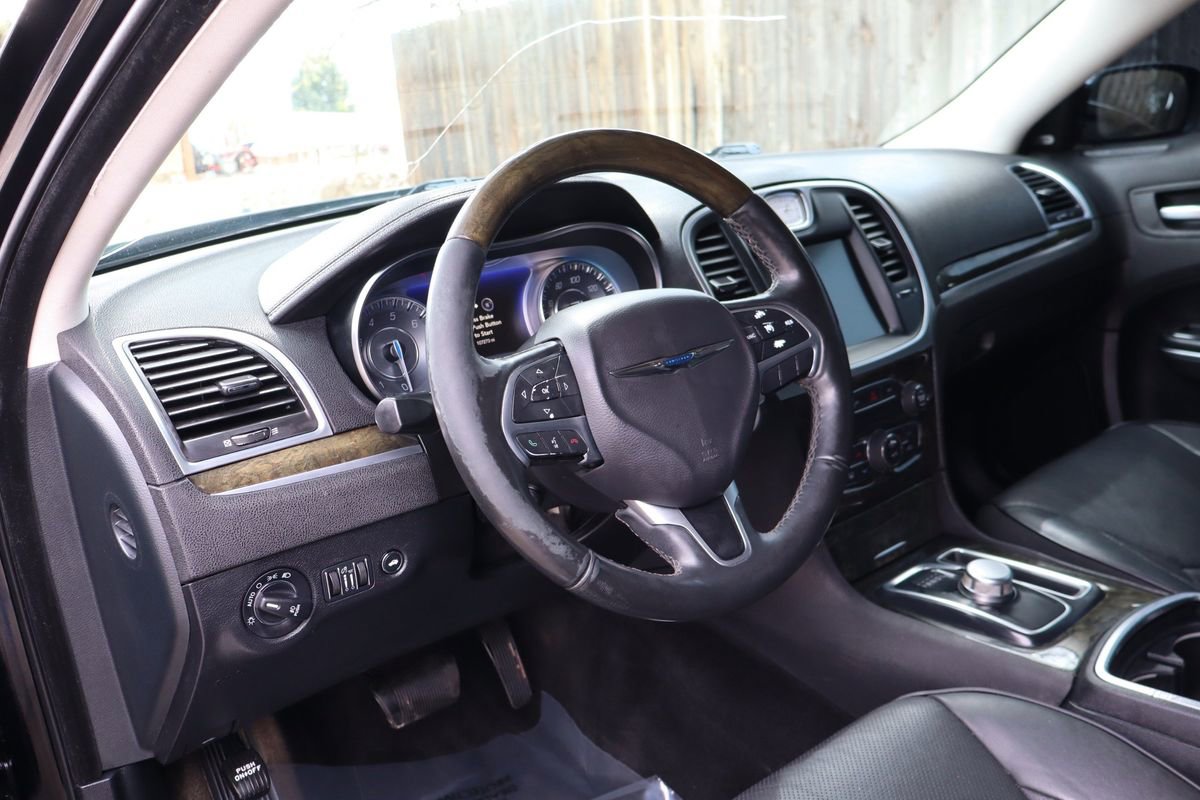 Used 2016 Chrysler 300 C image 15