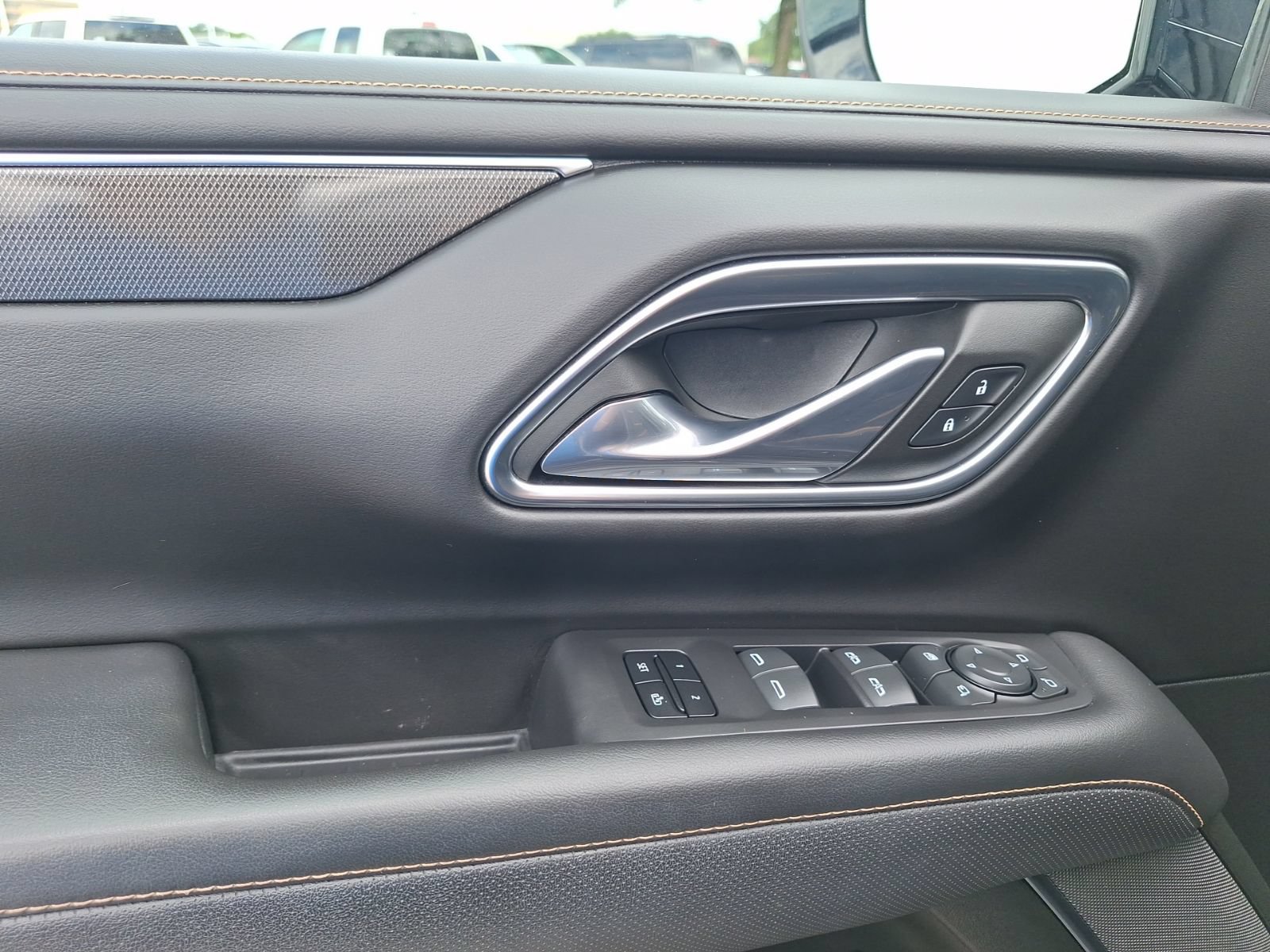 Used 2023 GMC Yukon AT4 w/ AT4 Premium Plus Package AWD/4WD image 19