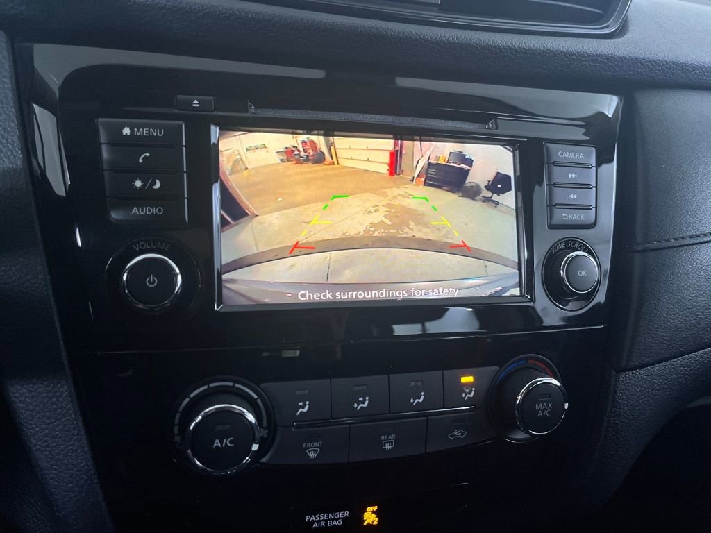 Used 2019 Nissan Rogue S image 70