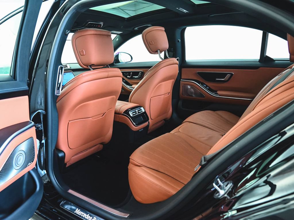 Used 2023 Mercedes-Benz S 500 4MATIC w/ AMG Line image 31