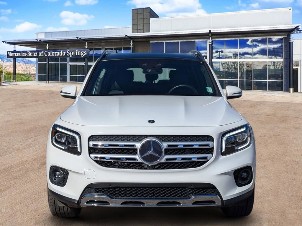 Used 2023 Mercedes-Benz GLB 250 4MATIC image 2