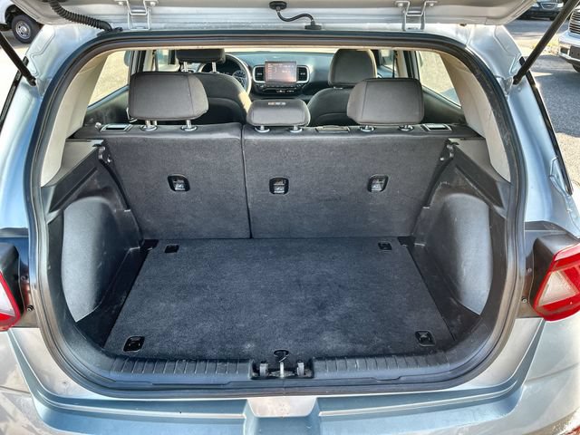 Used 2021 Hyundai Venue SE FWD image 20