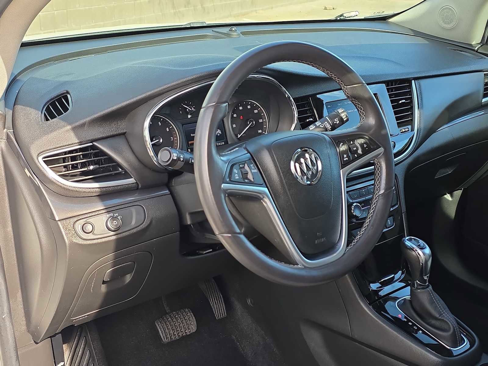 Used 2021 Buick Encore Preferred w/ Safety Package II image 2