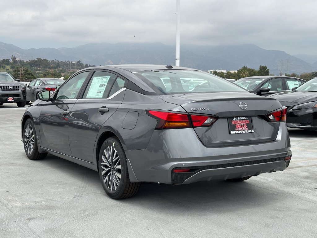 New 2026 Nissan Altima 2.5 SV FWD image 4