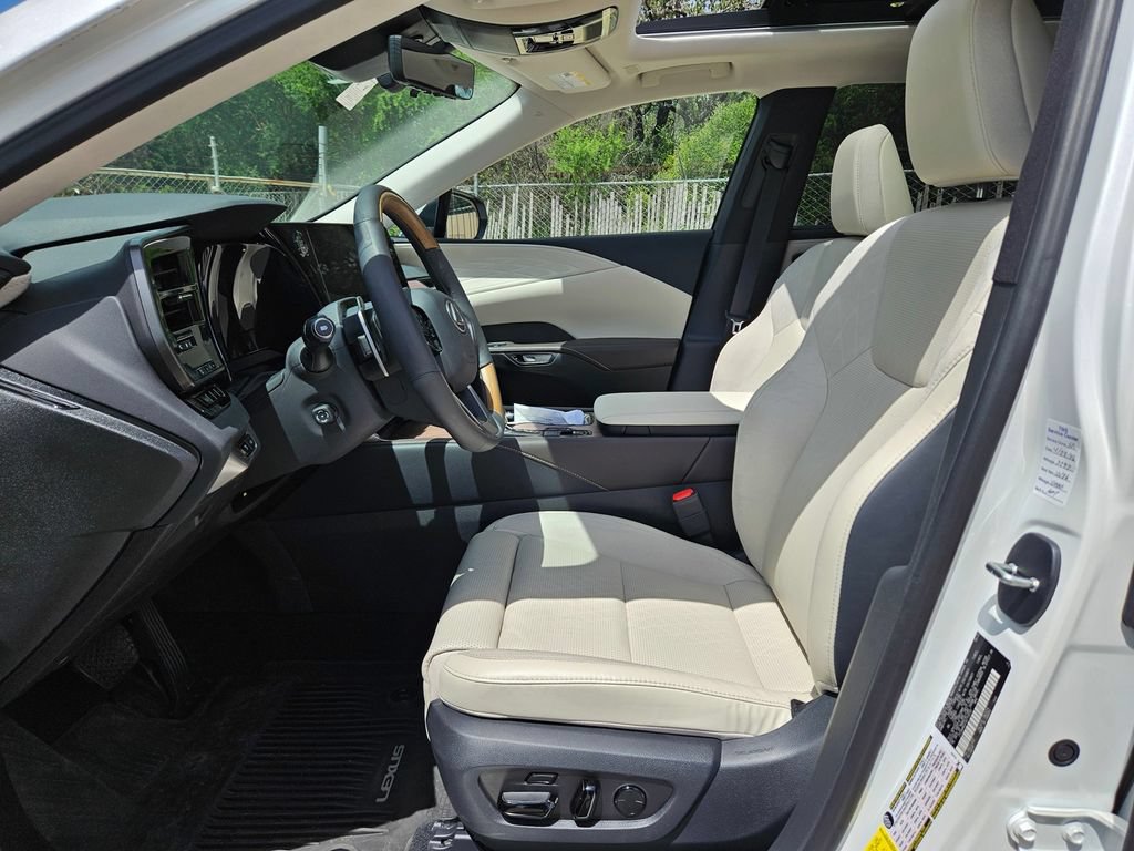 Used 2025 Lexus RX 350 AWD w/ Convenience Package image 17