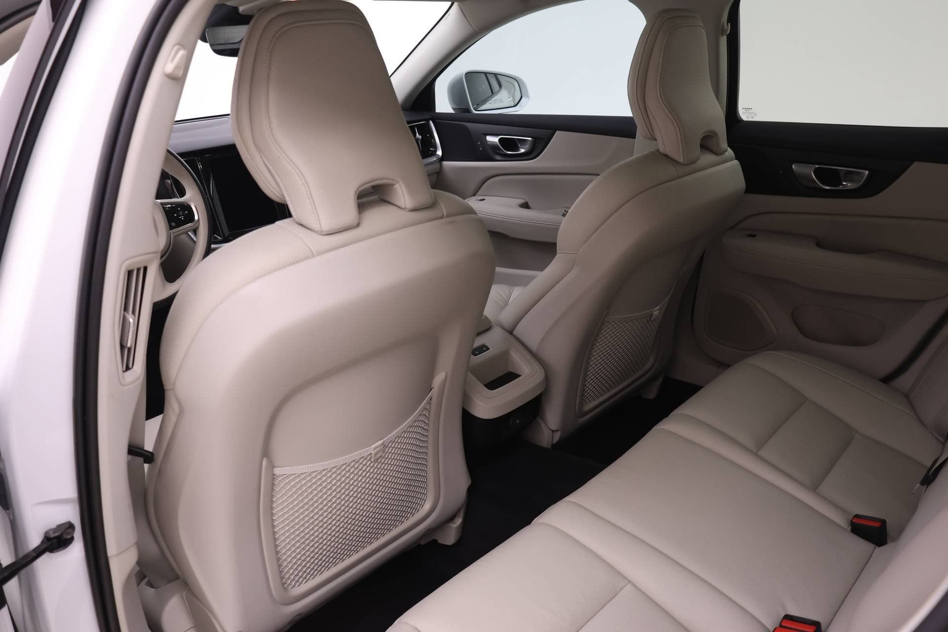 Certified 2023 Volvo V60 B5 Cross Country Plus w/ Climate Package image 14