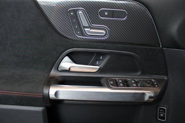 New 2024 Mercedes-Benz GLB 250 4MATIC image 13