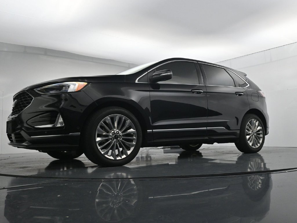 Used 2020 Ford Edge Titanium w/ Equipment Group 301A FWD image 20