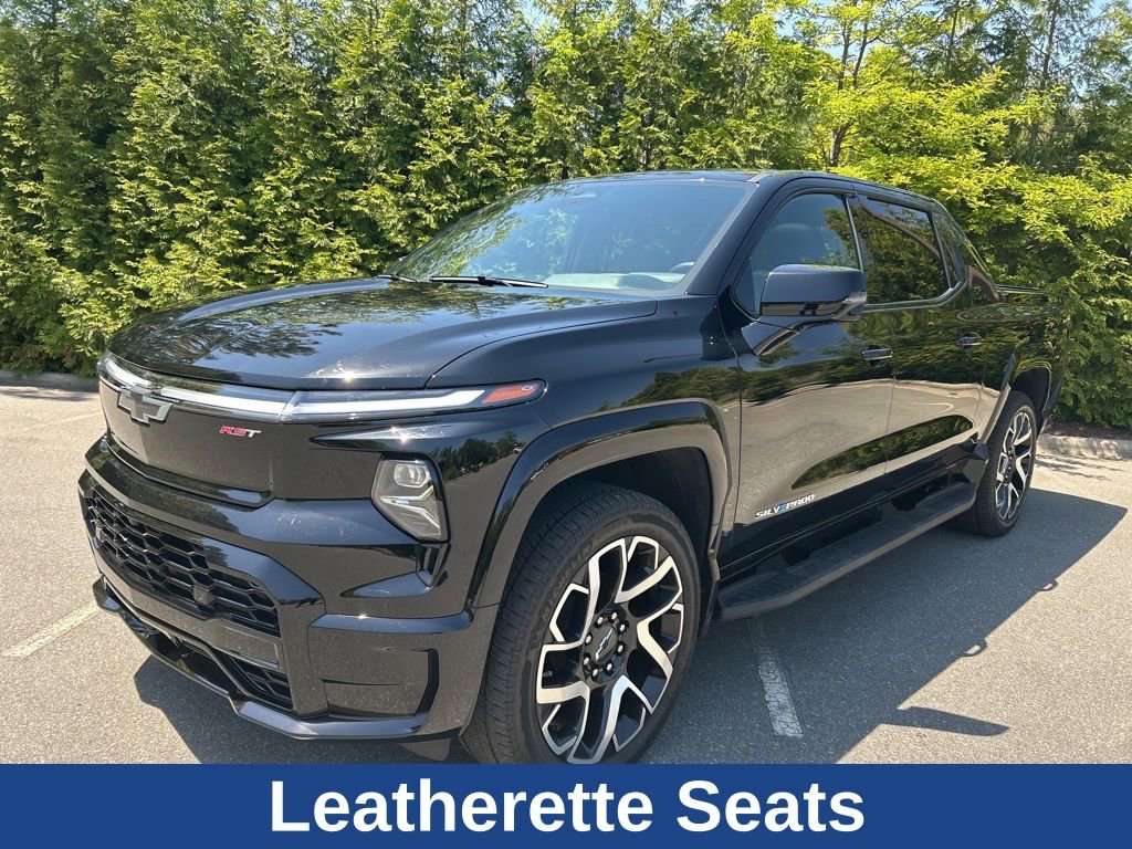 Used 2025 Chevrolet Silverado EV RST AWD/4WD image 3