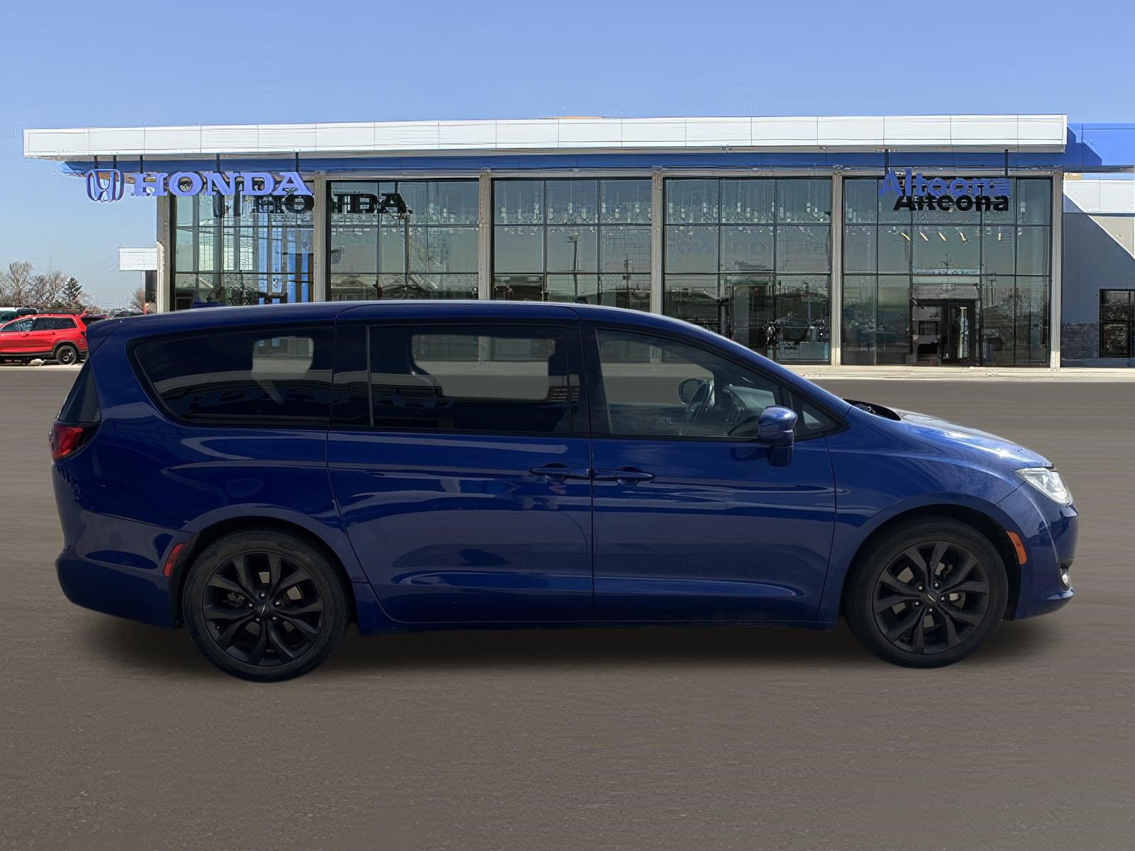 Used 2020 Chrysler Pacifica Touring w/ S Appearance Package FWD image 6
