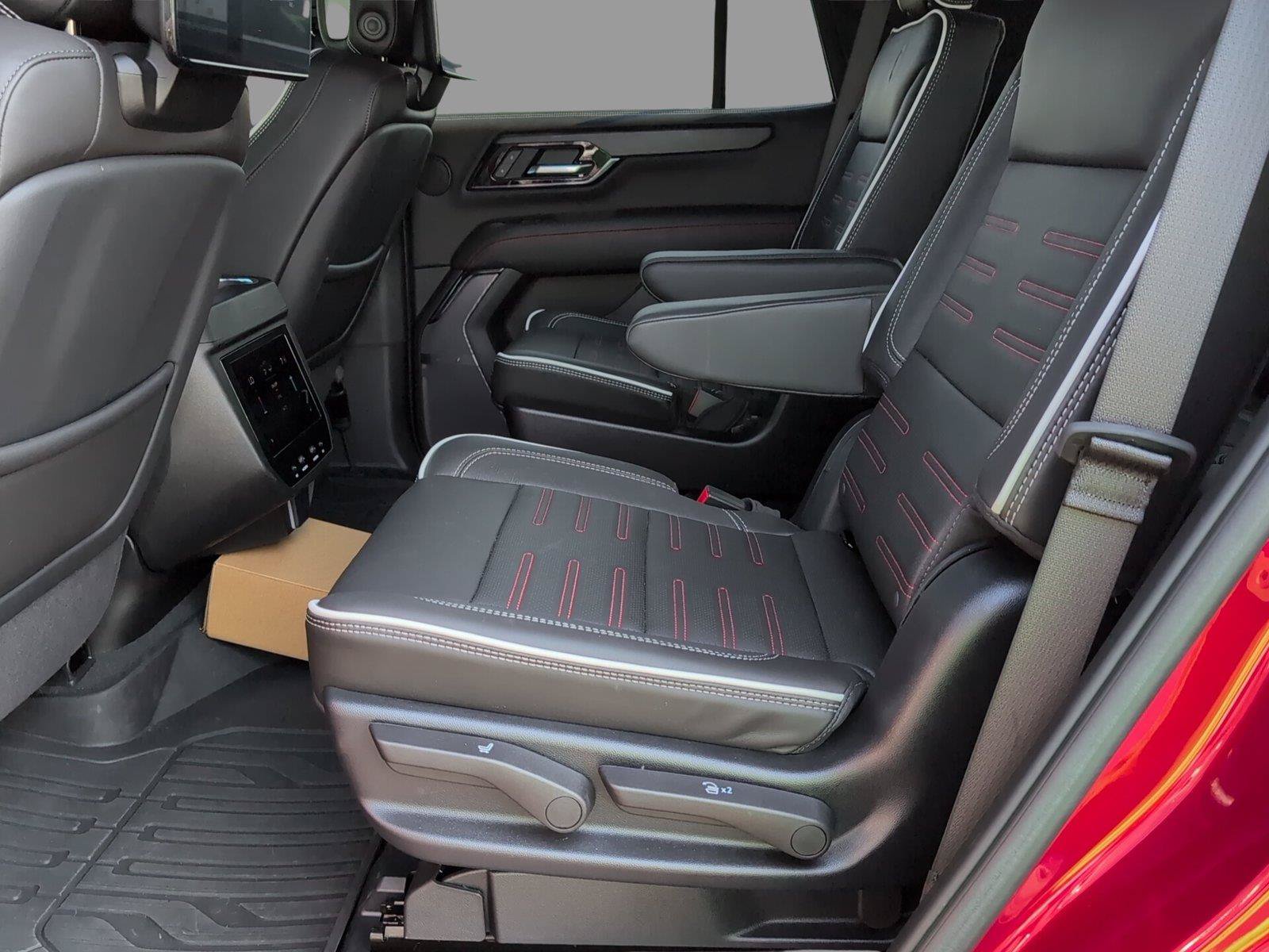 Certified 2025 GMC Yukon AT4 Ultimate AWD/4WD image 32