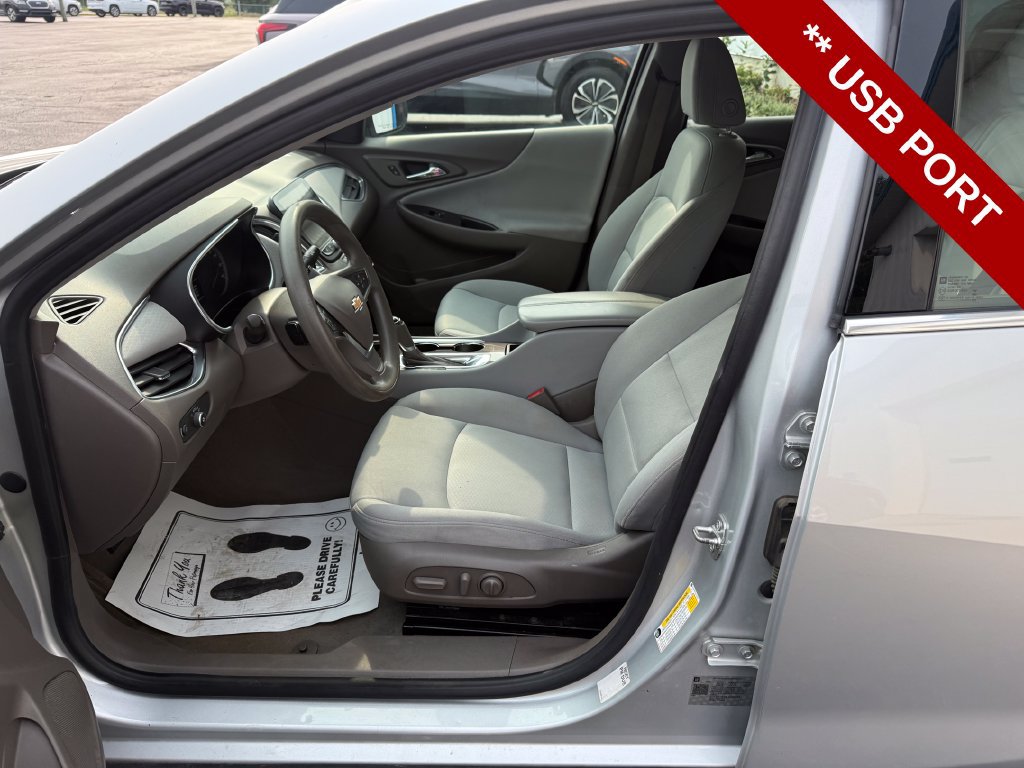 Used 2020 Chevrolet Malibu LT FWD image 12
