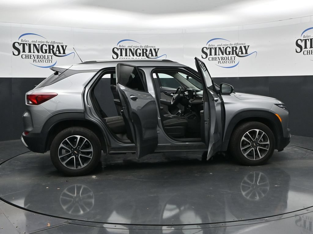 Used 2025 Chevrolet TrailBlazer LT FWD image 36