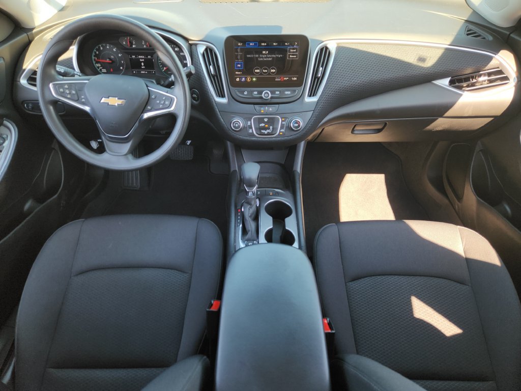 Used 2025 Chevrolet Malibu LS FWD image 18