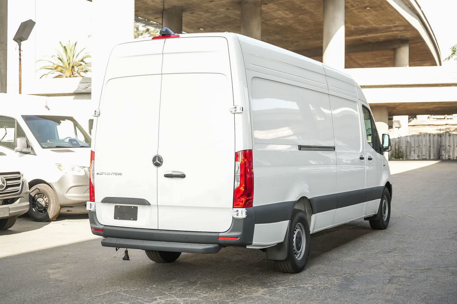 New 2025 Mercedes-Benz eSprinter 170 Cargo image 6