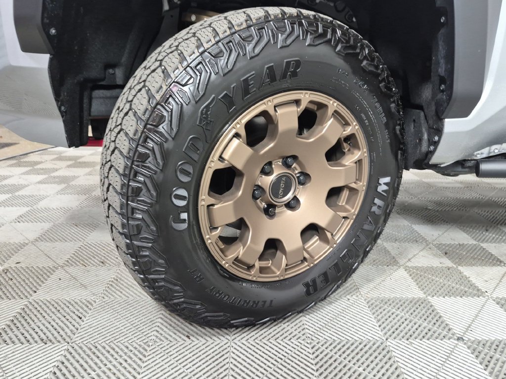 Used 2025 Toyota Tacoma 4x4 Double Cab Hybrid image 10