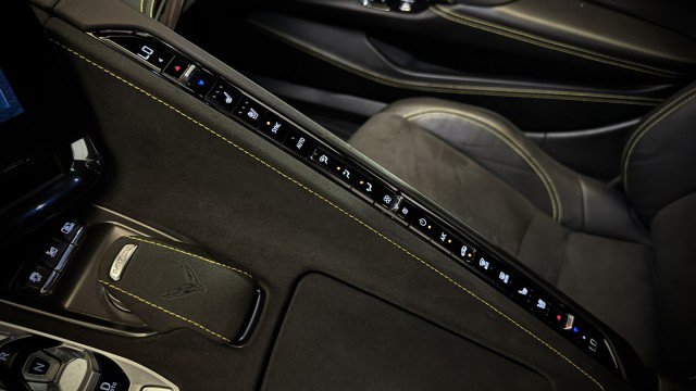 Used 2024 Chevrolet Corvette Stingray Premium Cpe w/ Z51 Performance Package RWD image 9