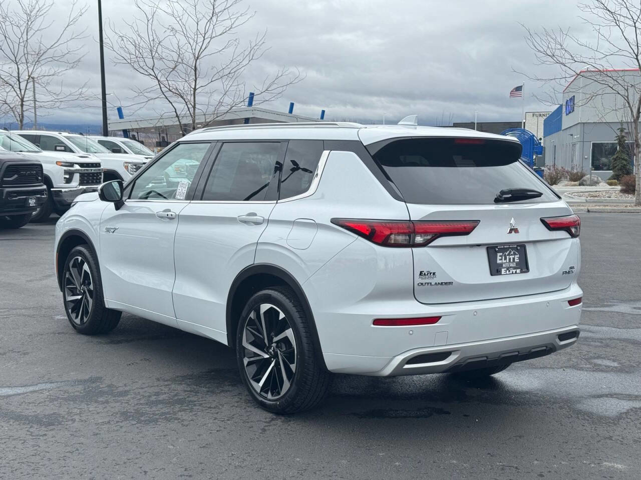 Used 2023 Mitsubishi Outlander SEL image 10