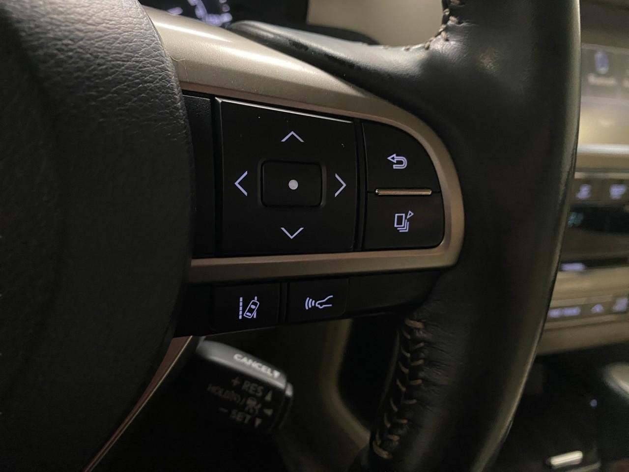 Used 2020 Lexus GX 460 Luxury w/ Luxury Sport Package image 16