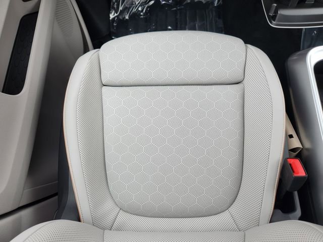 New 2025 Volkswagen ID. Buzz Pro S Plus AWD/4WD image 26